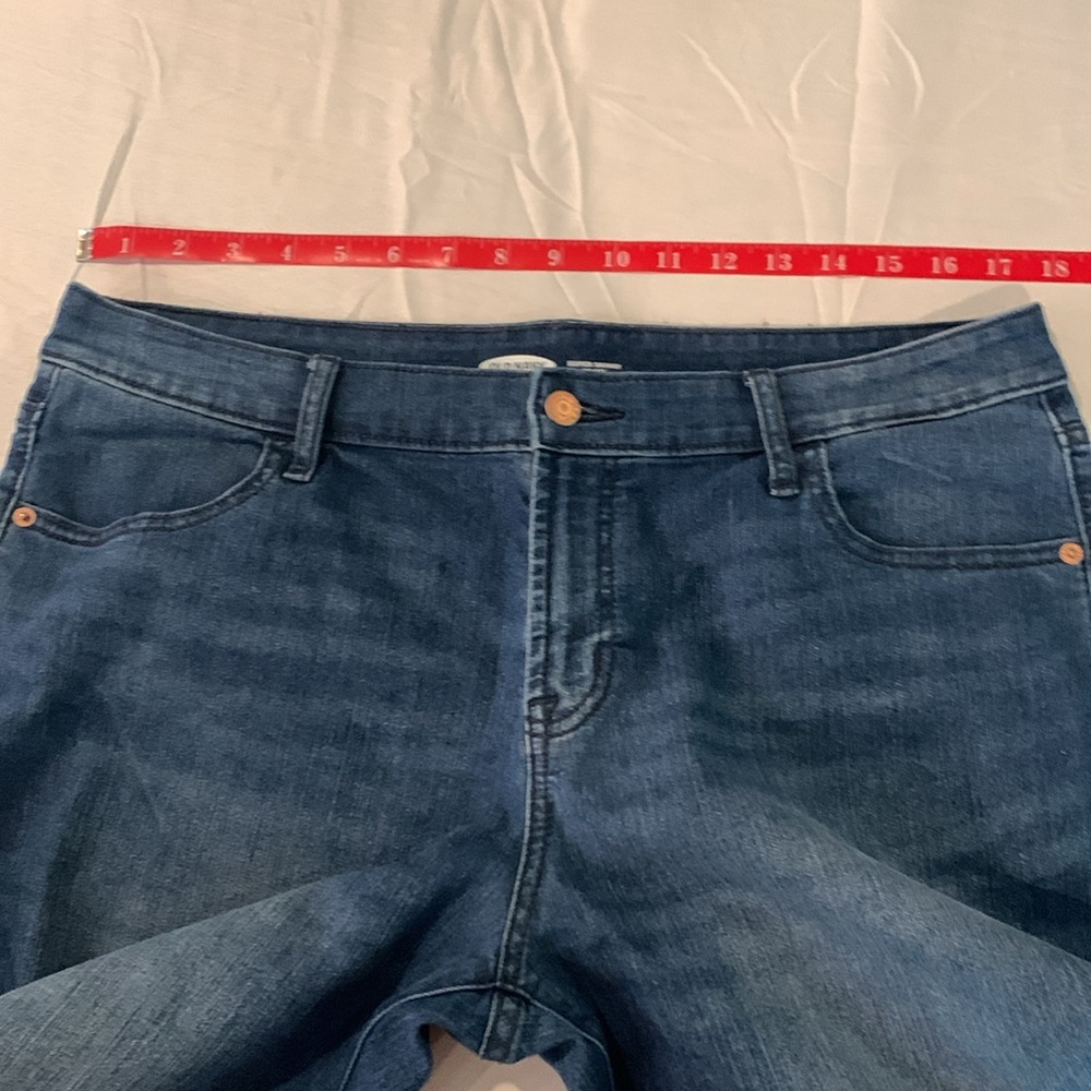 Old Navy Women's Skinny Jeans in Deep Indigo - Picture 7 of 8